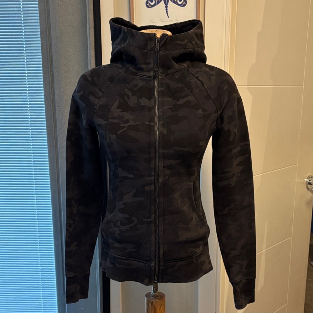Lululemon camo style hoodie Size 4